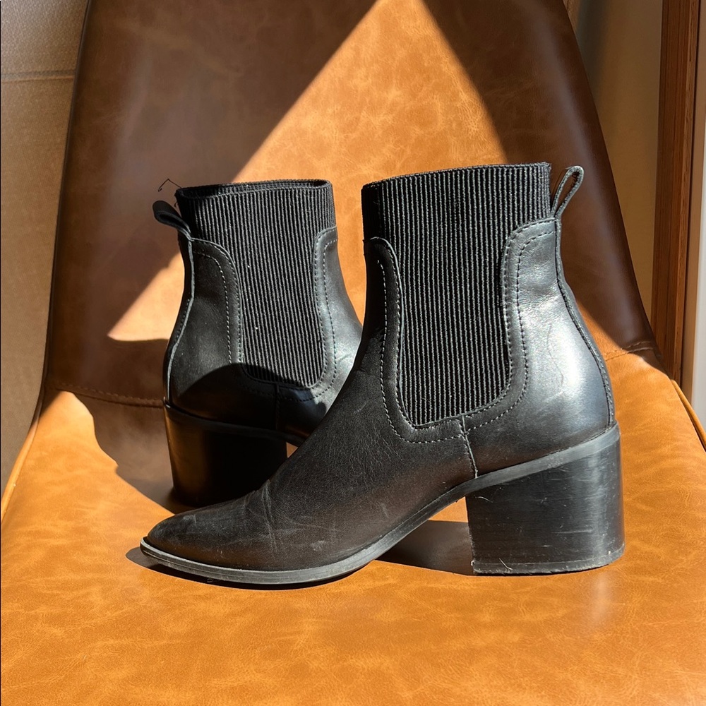 Chelsea & Violet Pointed Toe Heeled Chelsea Boot